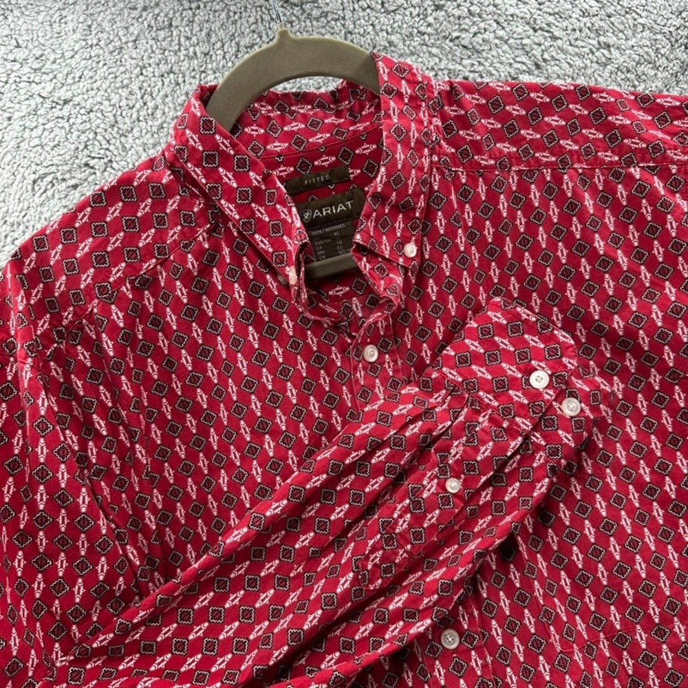 Ariat Men's XL Fitted Red Geometric Southwestern Print Long Sleeve Button Down